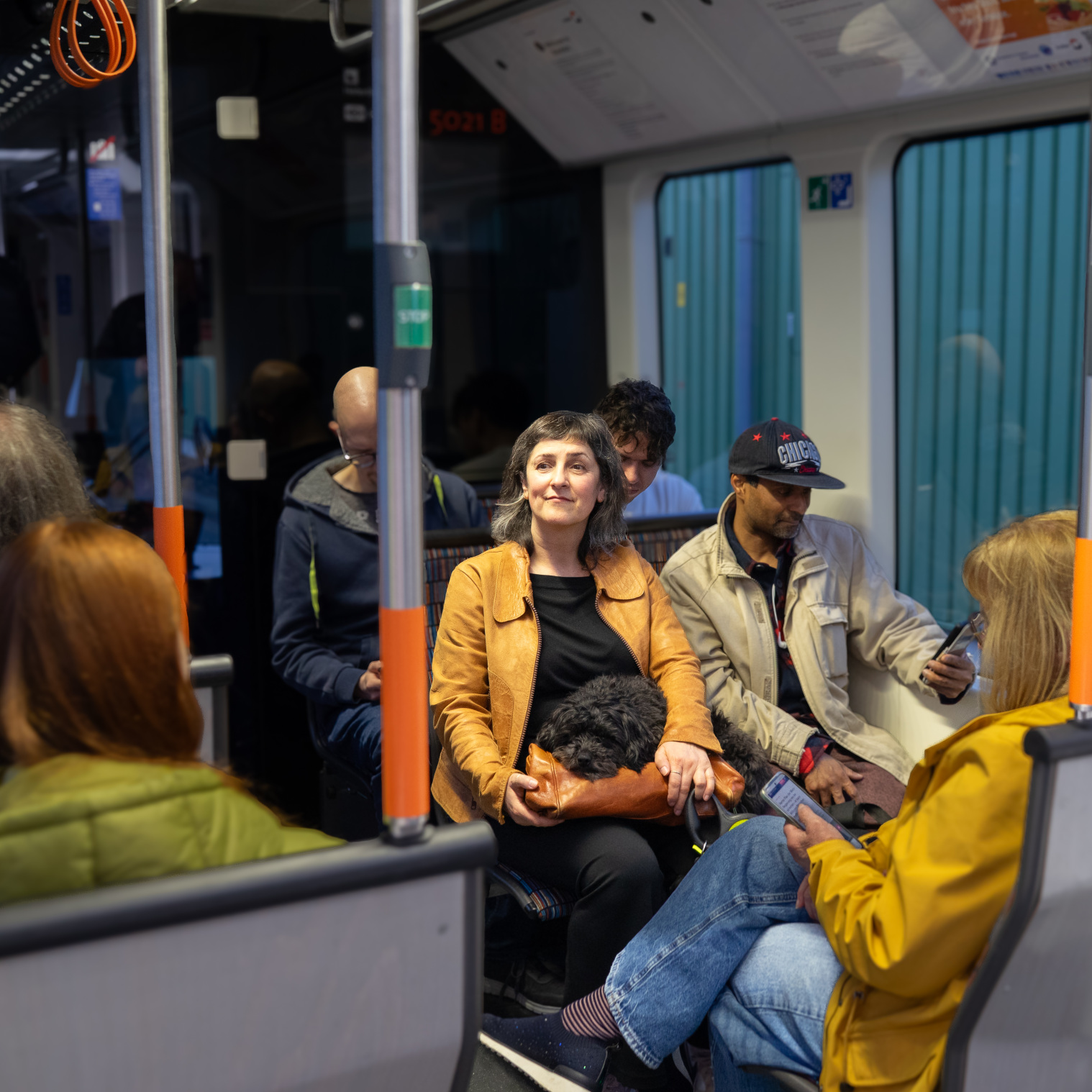 Mürüvet fühlte sich einsam in einer Straßenbahn. Foto: Jülide Yesilgöz