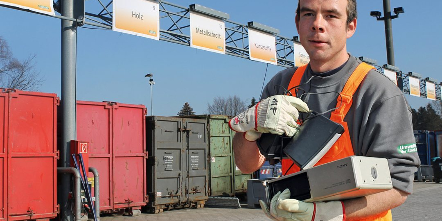 Mitarbeiter auf dem Wertstoffhof