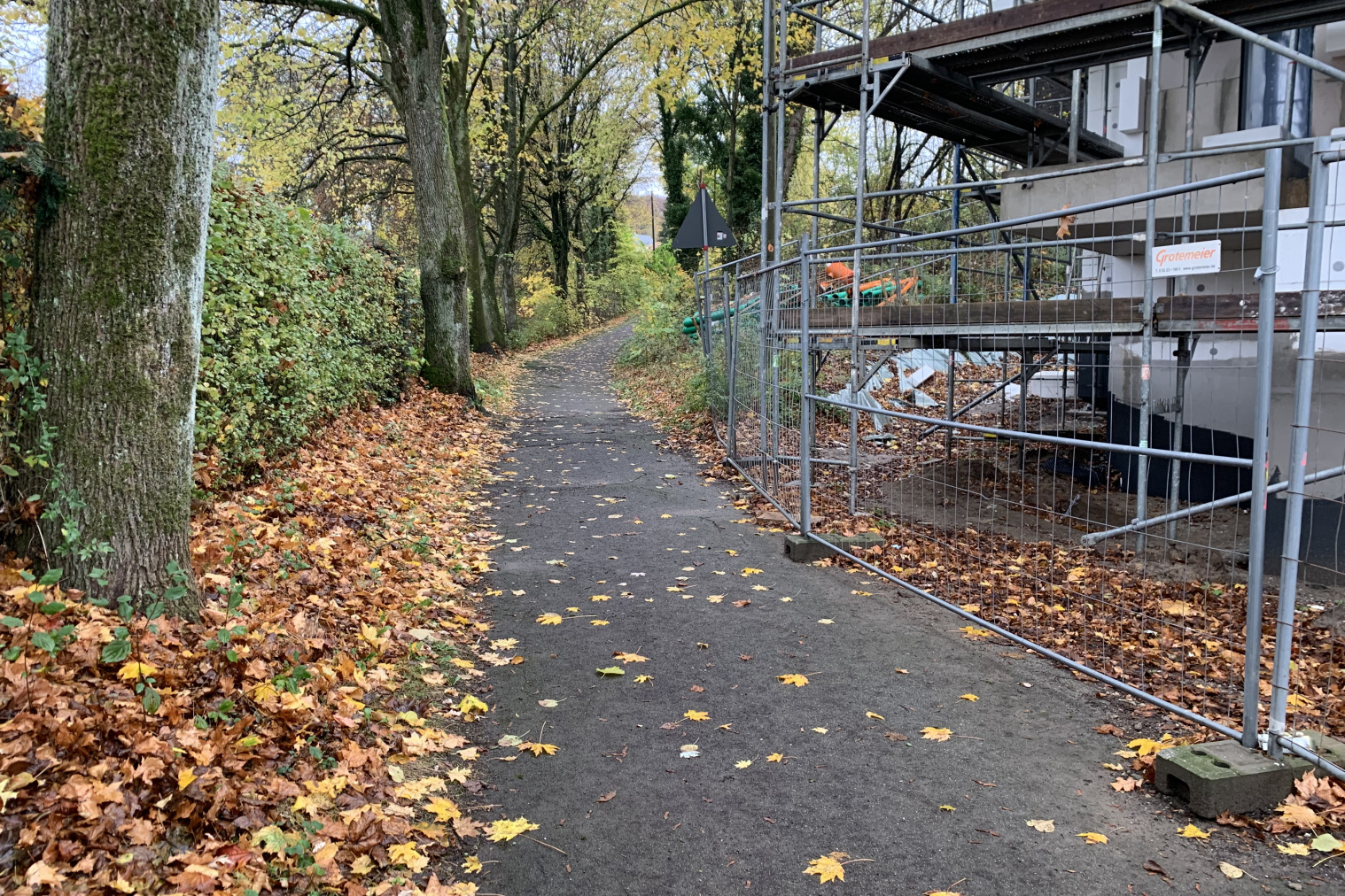 Oerlinghauser Straße | Bestand Gehweg Radweg Oelkerstraße