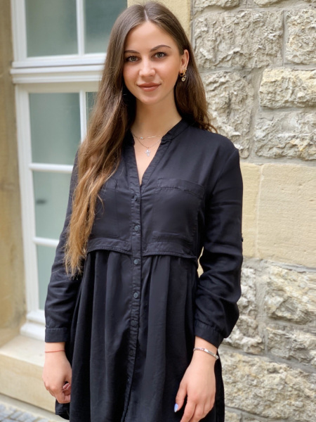 Kristina Muzafarova, Projektleiterin