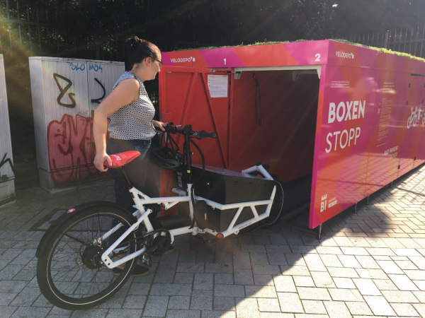 Der BOXENSTOPP bietet Platz für zwei Lastenräder und drei herkömmliche Fahrräder
