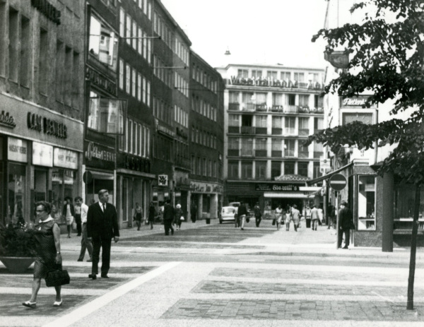 Die umgestaltete Niedernstraße, 1971; Foto: Stadtarchiv Bielefeld