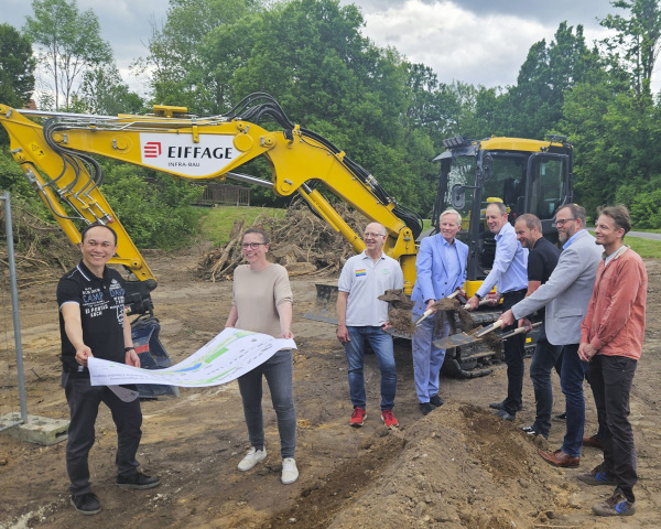 Spatenstich für den verbesserten Fuß- und Radweg in Stieghorst.