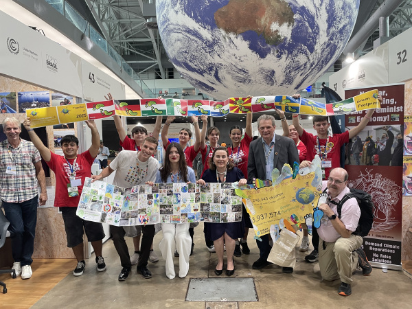 Übergabe der Kindermeilen 2025, Quelle: https://www.flickr.com/photos/climatealliance/54931694219/in/album-72177720330267784