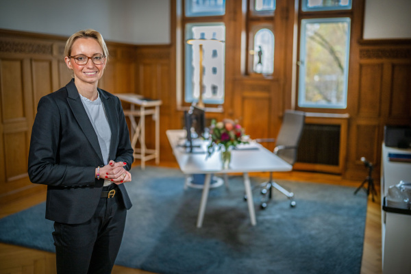 Personen: Dr. Christiana Bauer