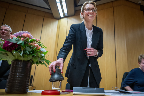 Personen: Dr. Christiana Bauer