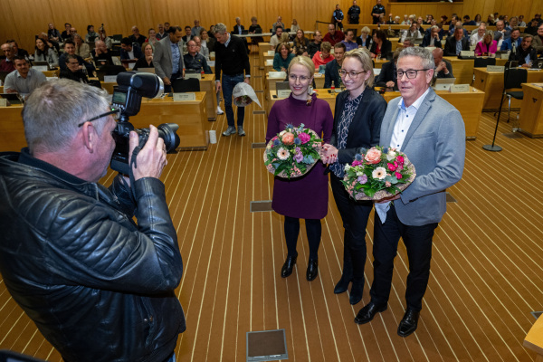 Personen: Dr. Christiana Bauer, Miriam Welz, Frank Strothmann