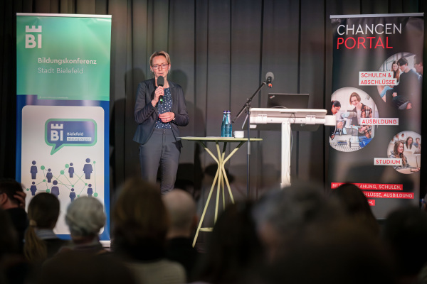 Personen: Dr. Christiana Bauer