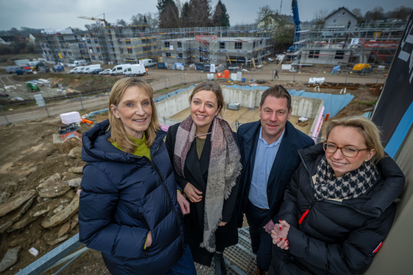 Personen: Dr. Christiana Bauer, Sabine Kubitza, Yvonne Kiel, Jan Birkemeyer