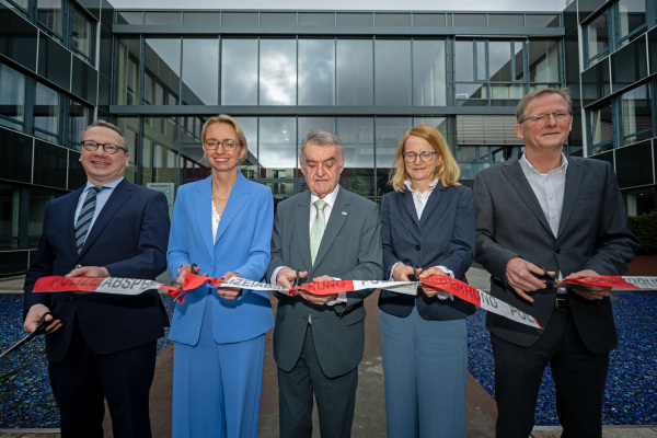 Personen: Dr. Benjamin Limbach, Dr. Christiana Bauer, Herbert Reul, Dr. Sandra Müller-Steinhauer, Wolfgang Niewald