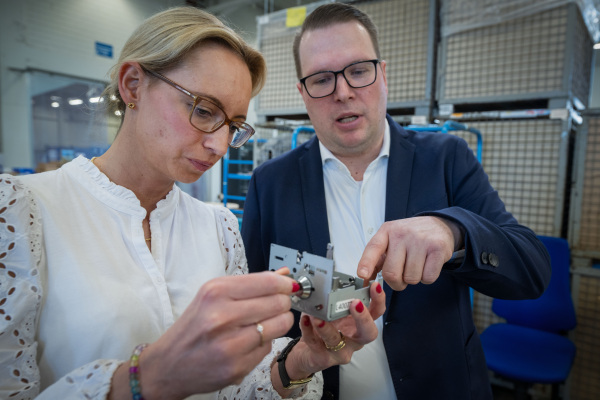 Personen: Dr. Christiana Bauer, Hendrik Ohse