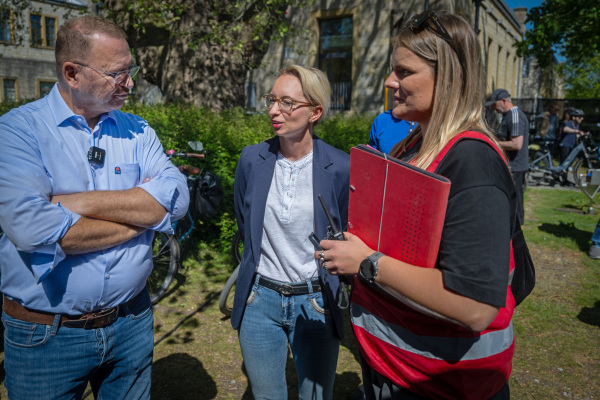 Personen: Frank Werneke, Dr. Christiana Bauer, Lisa Marie Krätschmer