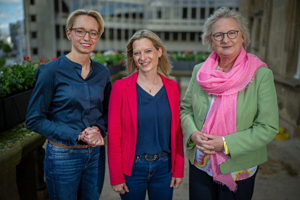Personen: Dr. Christiana Bauer, Christiane Meier, Birgit Beckermann