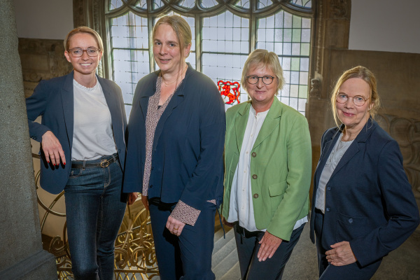 Personen: Dr. Christiana Bauer, Bettina Streese, Birgit Beckermann, Annette Mühlenmeier