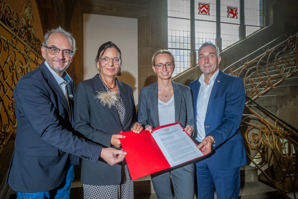 Personen: Matthias Trepper, Anke Theisen, Dr. Christiana Bauer, Dirk Tolkemitt