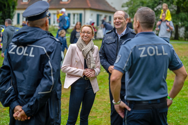 Personen: Dr. Christiana Bauer