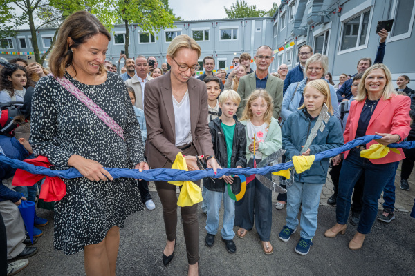 Personen: Anna Bölling, Dr. Christiana Bauer, Dr. Andreas Müller, Birgit Beckermann, Christiane Meier