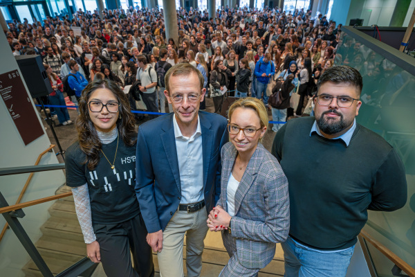 Personen: Ana Dorl, Prof. Dr. Ulrich Schäfermeier, Dr. Christiana Bauer, Dilsad Akay