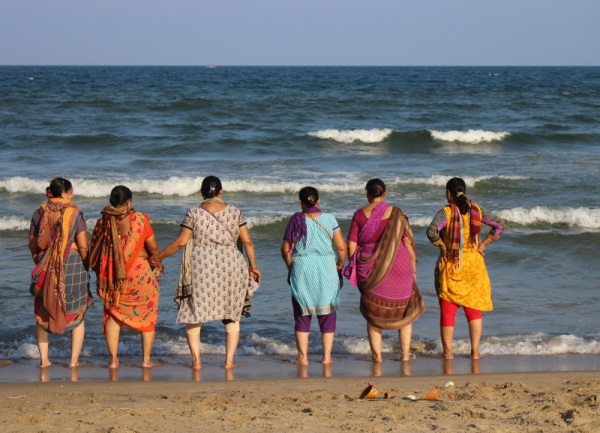 Frauengruppe am Strand