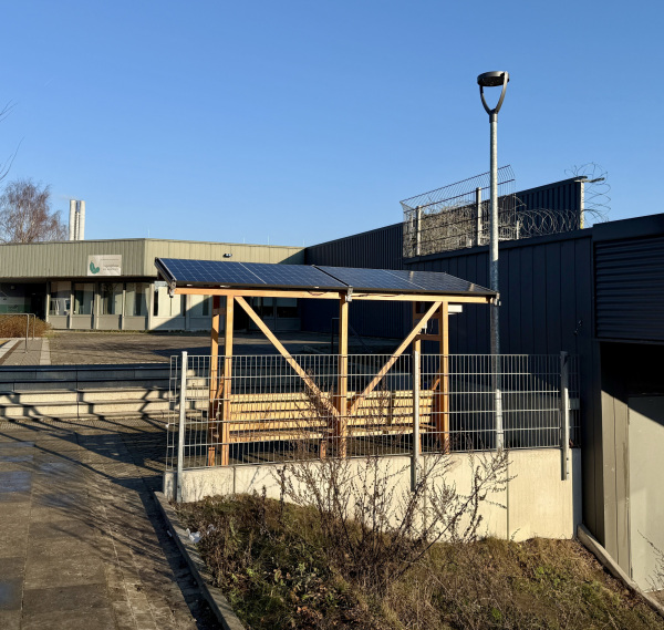 Solarbank in Baumheide