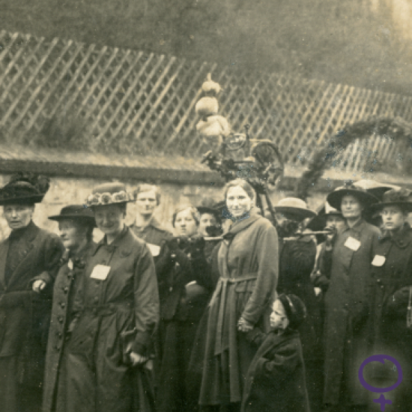 Frauen protestieren. Bild aus einer vergangenen Zeit.