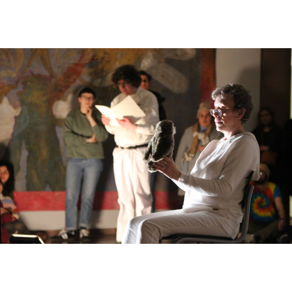 Aufführung der Theaterwerkstatt Bethel des Performance-Stückes "Eulentraum" in der Kunsthalle Bielefeld