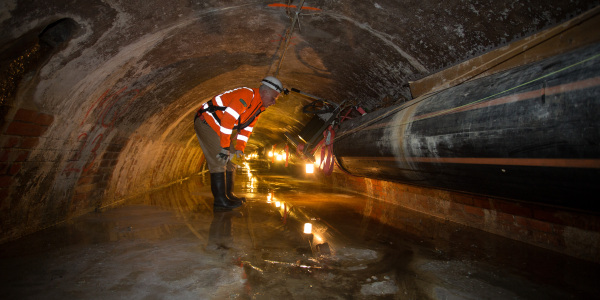 Arbeiter im Lutterkanal