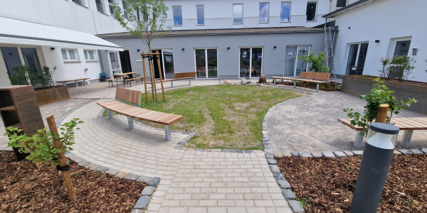 Neugestaltete Außenanlagen