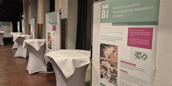 Die Projektstände bei der Abschlussveranstaltung zeigen einige der bereits umgesetzten Maßnahmen in den Stadtteilen.