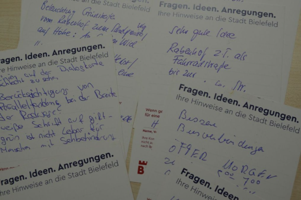 Die Dialog-Karten mit Hinweisen der Teilnehmenden. Foto: Stadt Bielefeld