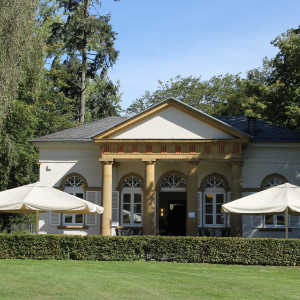 Der Schinkel-Pavillon ist ein Café im Nordpark